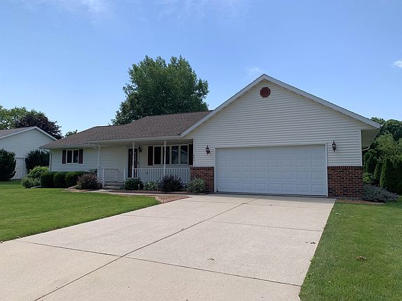 2nd image of 641 Meadow Ln