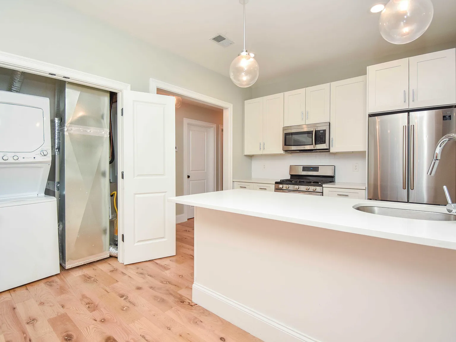 5 bed, $4,250 — Photo 2