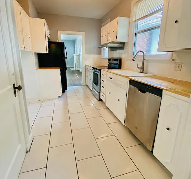 438 N Drury Ave — Photo 11