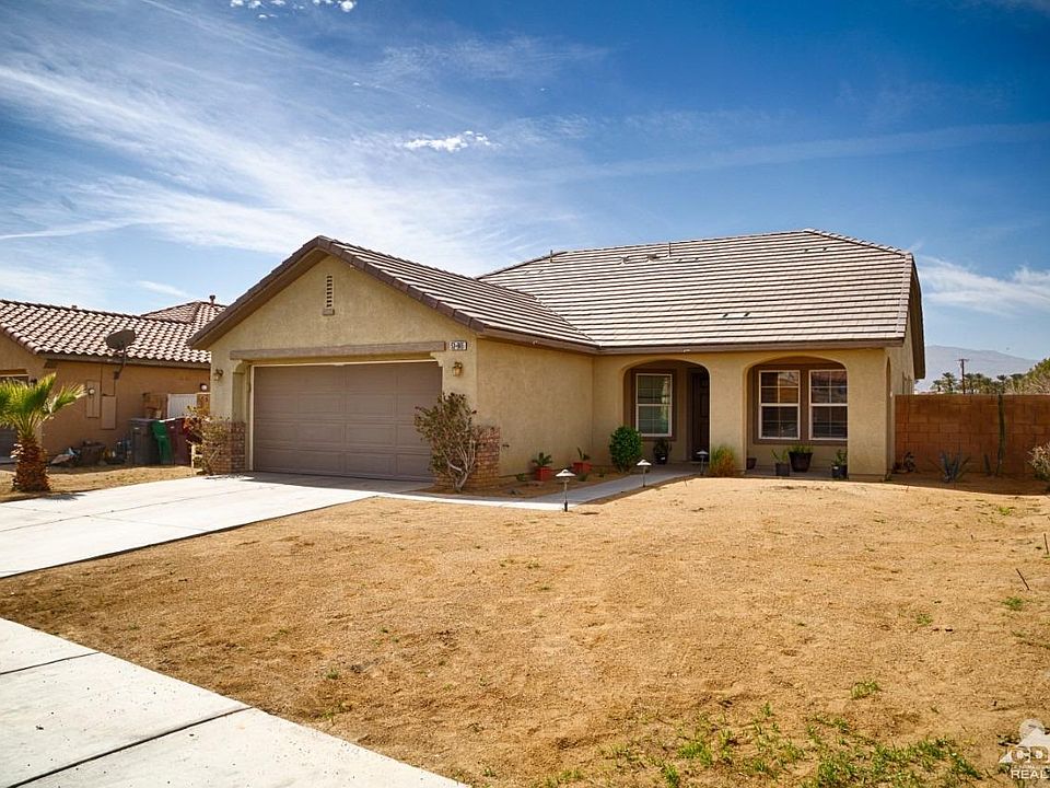 1st image of 53865 W Sienna Cir
