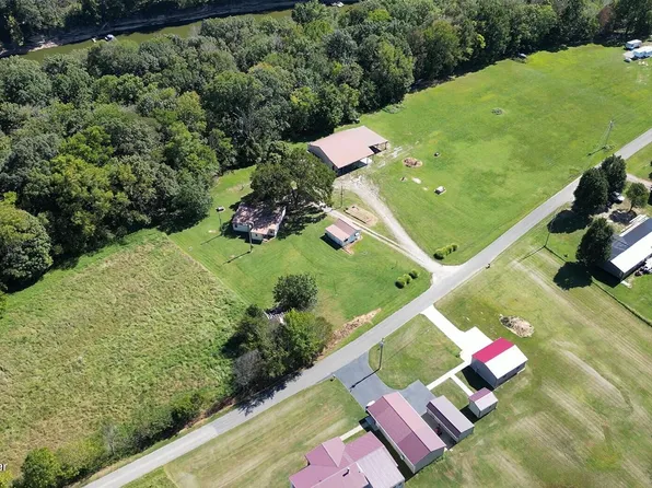 1905 Hickory Grove Rd, Leitchfield, KY 42754