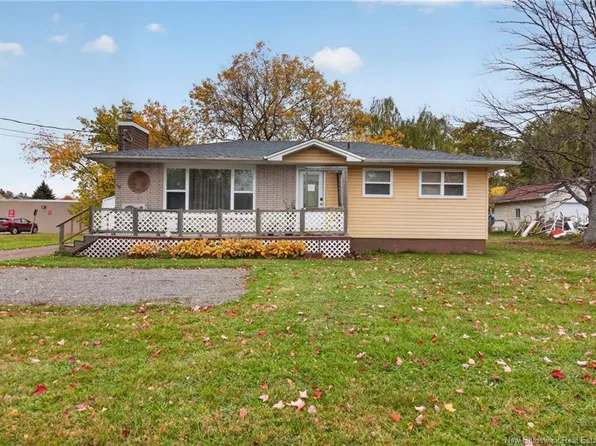 52 Boyd St, Salisbury, NB E4J 2A4