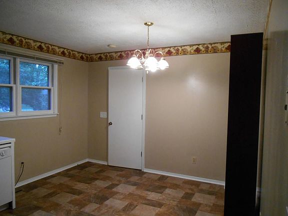 5th image of 104 N Oakwood Ave