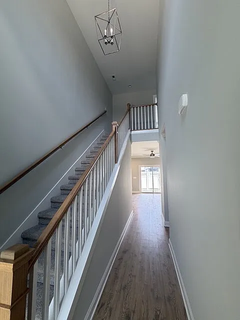 3 bed, 2.5 bath, 1776 sqft, $2,499 — Photo 2