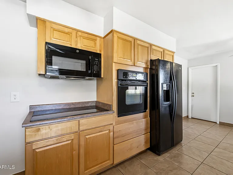4213 E Sahuaro Dr — Photo 8