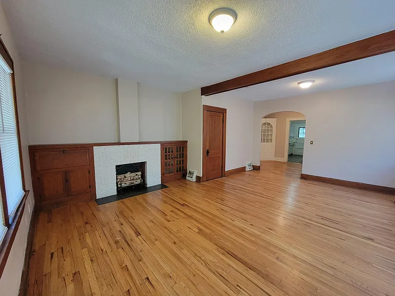 424 S Millwood St — Photo 2