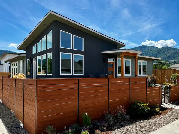 1199 Hagen Way, Ashland, OR 97520