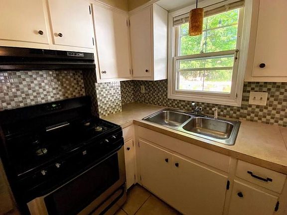 4th image of 2418 Woodcliff Ave SE #2418