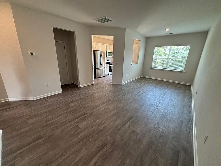 371 David Hill Dr — Photo 3