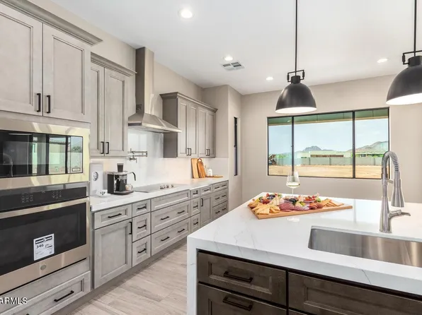 1712 E CLOUD Road, Phoenix, AZ 85086