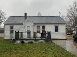 809 S Oakwood St, Effingham, IL 62401