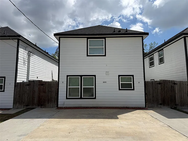 6610 Haight St #A — Photo 17