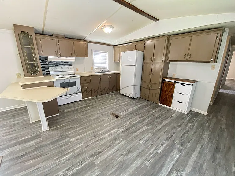 307 N Kinney Ave — Photo 5
