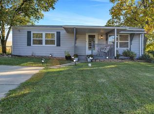 29 Hunting Creek Rd, Saint Peters, MO 63376