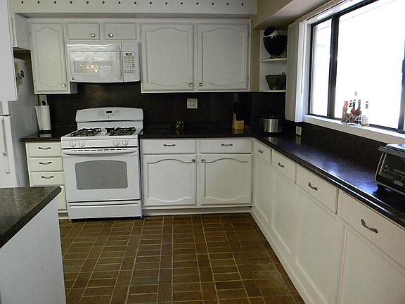 5th image of 5713 Beech Dr