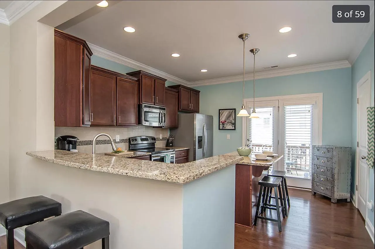 3 bed, 3.5 bath, 1745 sqft, $2,095 — Photo 4