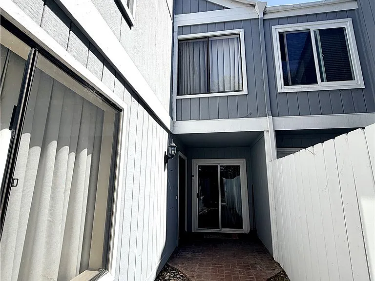 16098 Tortola Cir — Photo 4