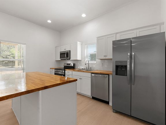 3rd image of 131 High Crest Dr