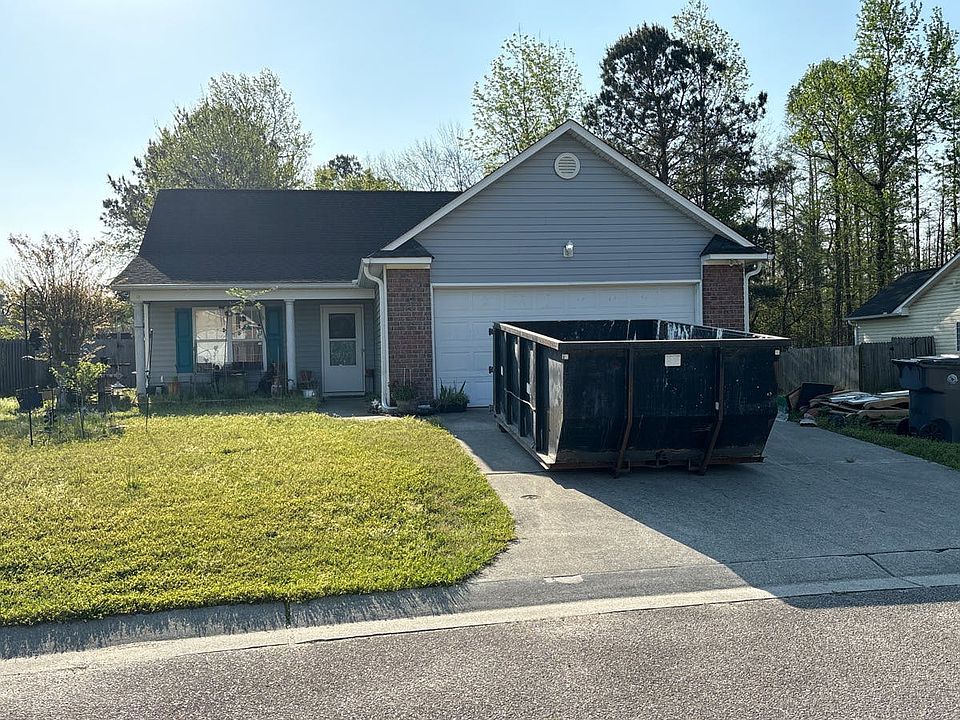 1st image of 215 Gardenview Ct NE