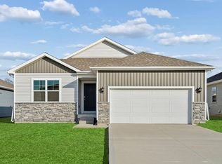 933 8th St NW, Bondurant, IA 50035