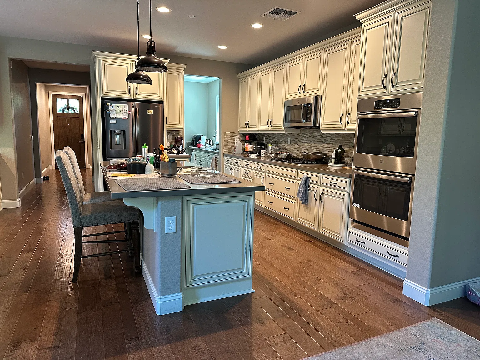 5 bed, 2832 sqft, $1,100 — Photo 2
