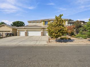3138 W Ceres Ct, Visalia, CA 93291