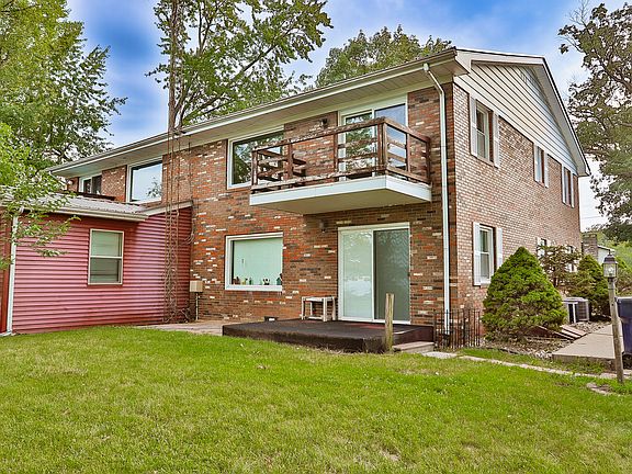 2nd image of 706 Ross Ave #A