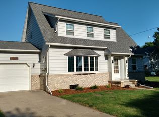 108 White St N, Comfrey, MN 56019
