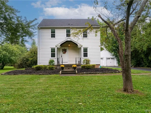 1138 Jarrett Dr, Lewiston, NY 14092