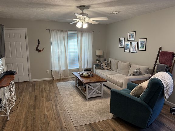 3rd image of 6310 Perman Pl