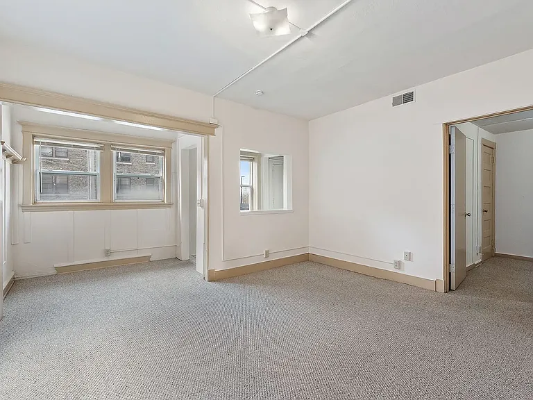 2311 W Wisconsin Ave #9 — Photo 8