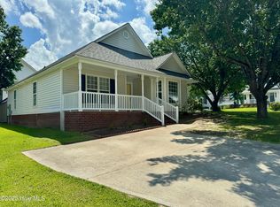 3400 Governors Ln, Greenville, NC 27858