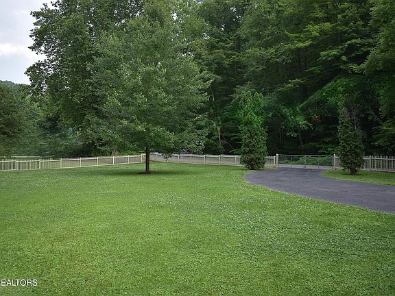 5th image of 239 Sulphur Springs Rd