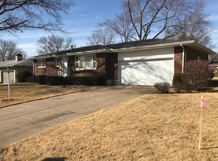 2637 Manor Hill Dr, Quincy, IL 62301