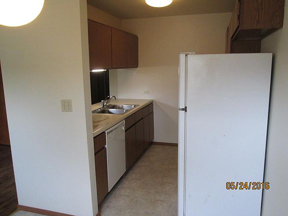 3rd image of 1118 W Greenwood Ave APT 1W