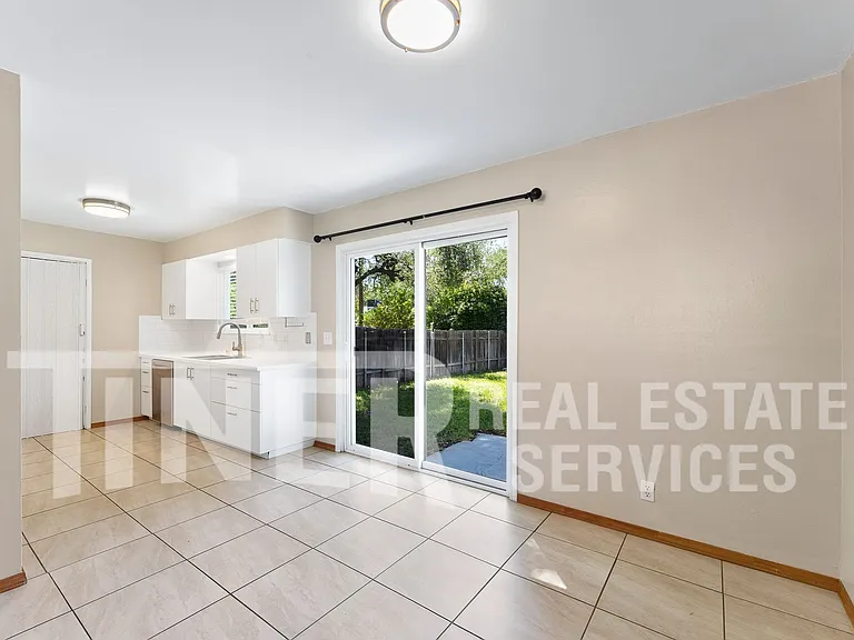6167 Oakgreen Cir — Photo 10