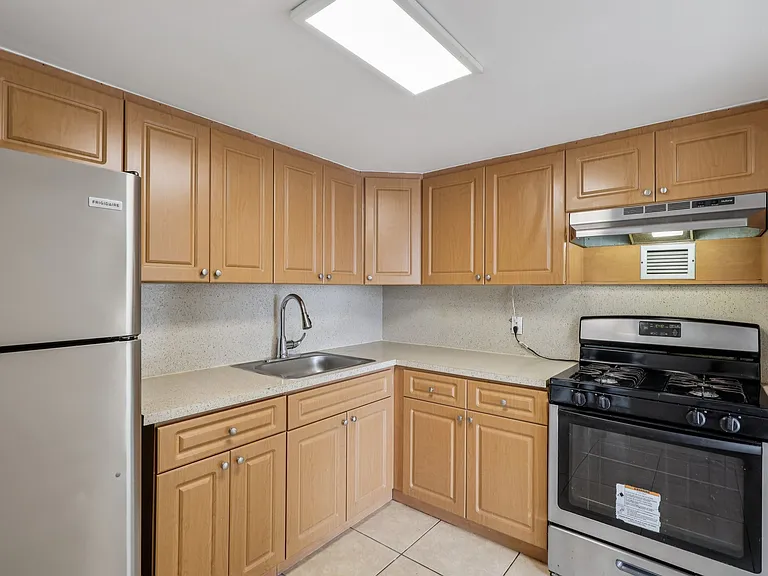1 Bed 1.5 Bath Unit