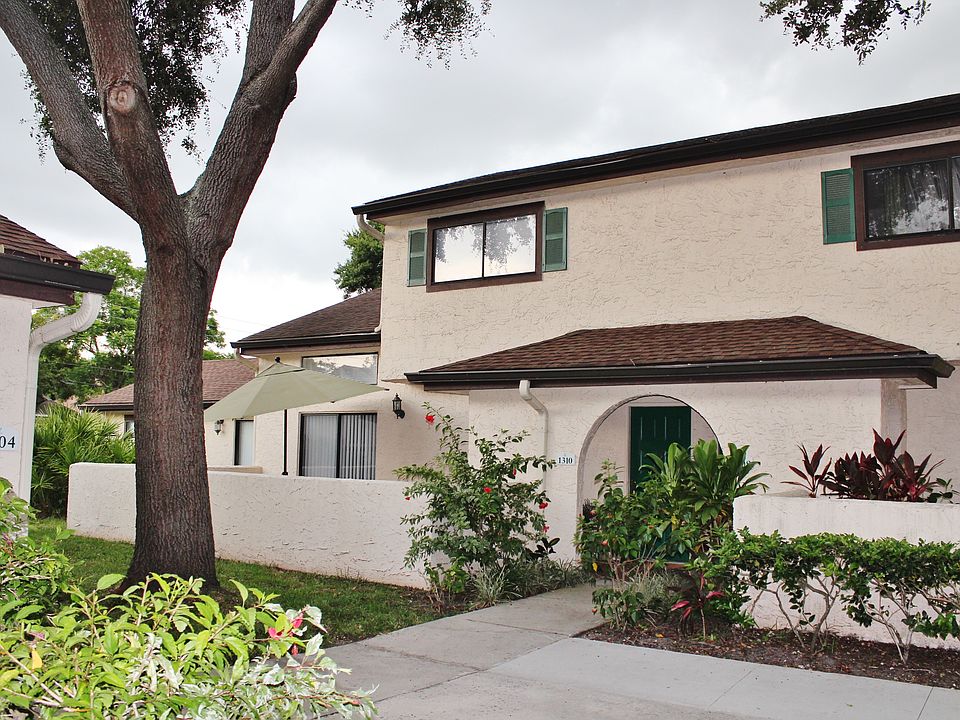 1st image of 6262 142nd Ave N Unit 1009