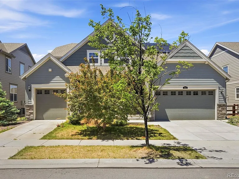 901 Sandstone Cir — Photo 2