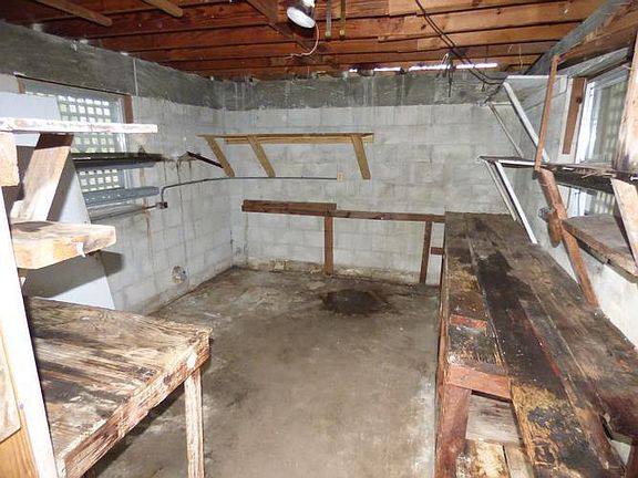 Storage Bldg in Rear