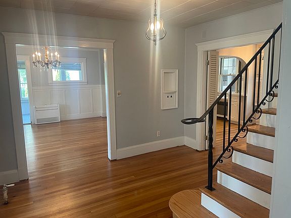 4th image of 26 Lawrence Rd #0