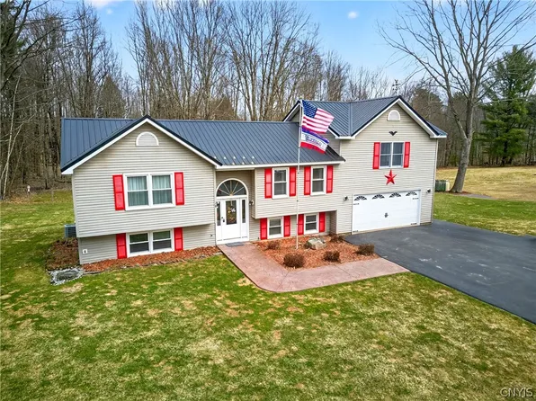 70 Tannery Rd, Constantia, NY 13044