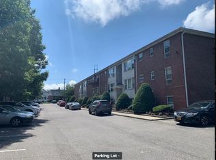 410 N Corona Ave, Valley Stream, NY 11580