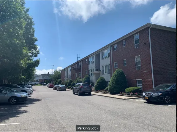 410 N Corona Ave, Valley Stream, NY 11580