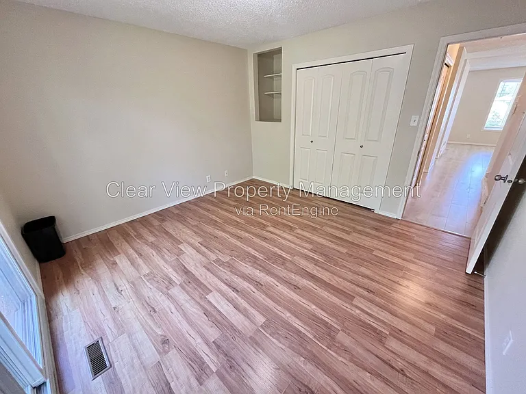 14 Princeton Cres W — Photo 14