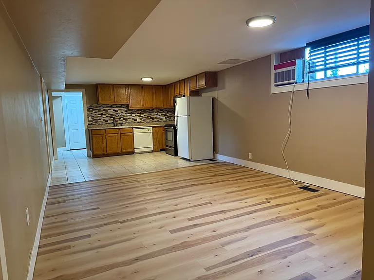 443 E Locust St #B — Photo 4