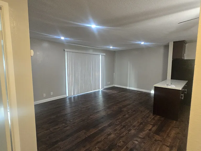 520 Van Buren Avenue — Photo 33