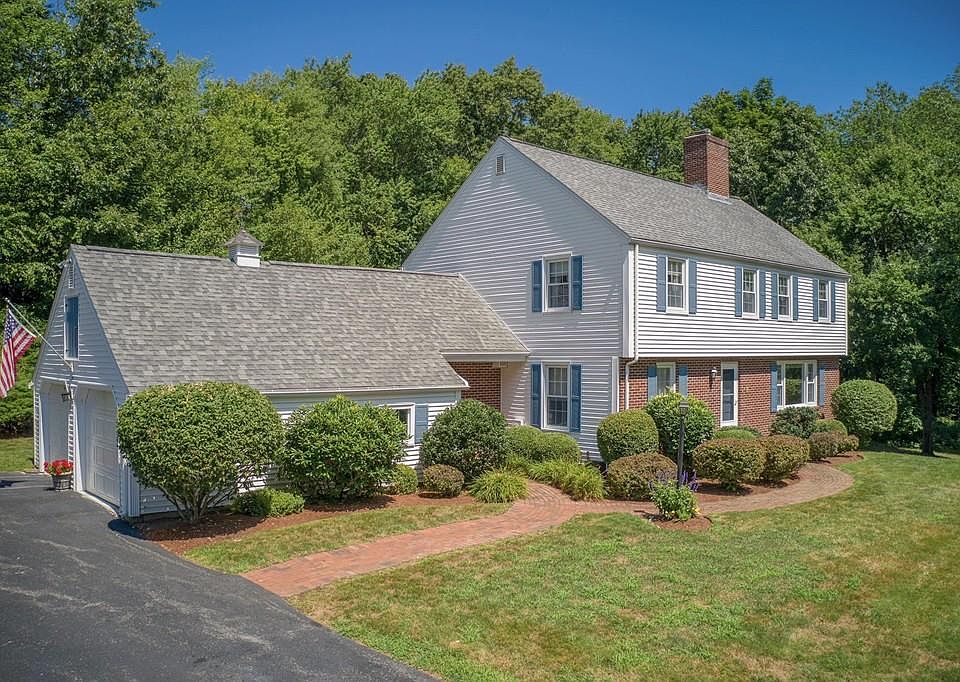 1st image of 75 Woodcrest Dr