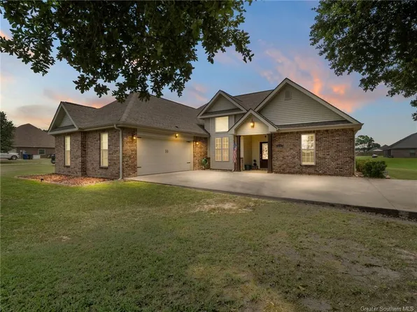 1513 Bass Rd, Leesville, LA 71446