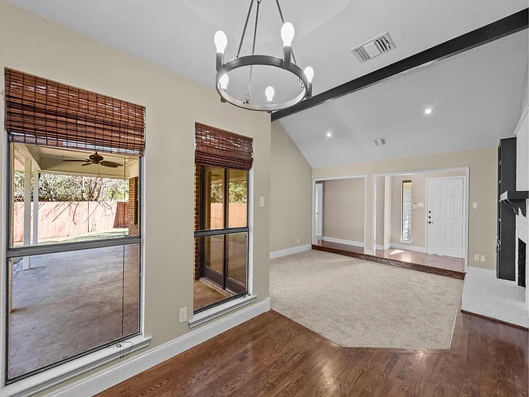 306 Dove Creek Trl — Photo 5